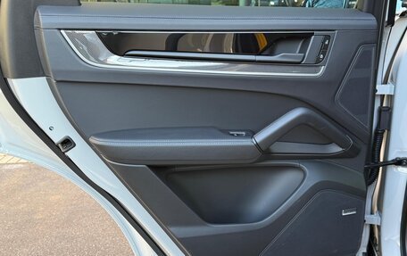 Porsche Cayenne III, 2024 год, 18 500 000 рублей, 32 фотография