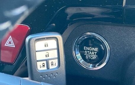 Honda Stepwgn, 2022 год, 2 000 000 рублей, 12 фотография