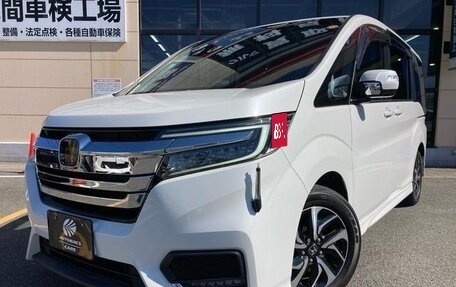 Honda Stepwgn, 2022 год, 2 000 000 рублей, 2 фотография