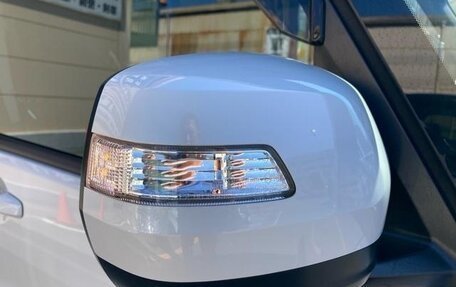 Honda Stepwgn, 2022 год, 2 000 000 рублей, 24 фотография