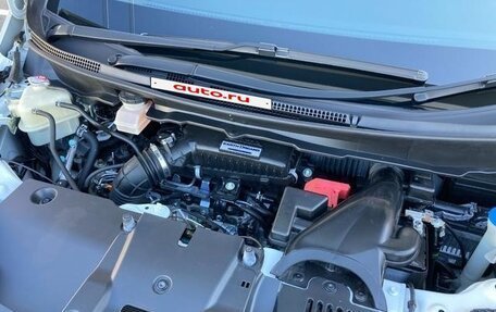 Honda Stepwgn, 2022 год, 2 000 000 рублей, 27 фотография