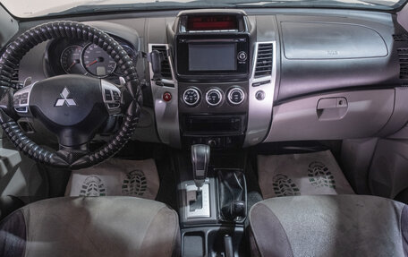 Mitsubishi Pajero Sport II рестайлинг, 2014 год, 2 649 000 рублей, 10 фотография