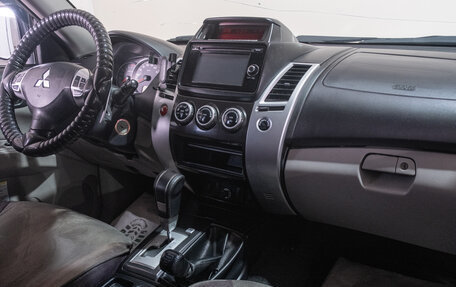 Mitsubishi Pajero Sport II рестайлинг, 2014 год, 2 649 000 рублей, 17 фотография