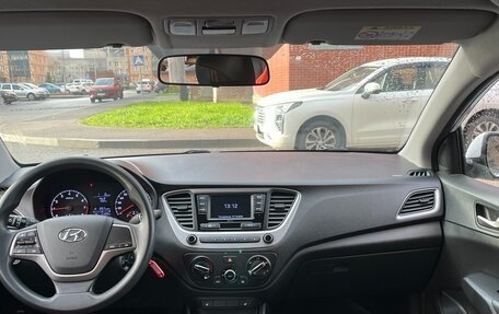 Hyundai Solaris II рестайлинг, 2018 год, 950 000 рублей, 8 фотография