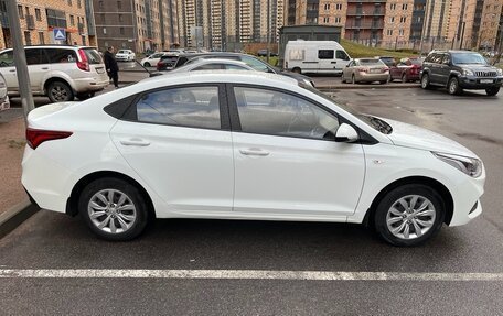 Hyundai Solaris II рестайлинг, 2018 год, 950 000 рублей, 3 фотография