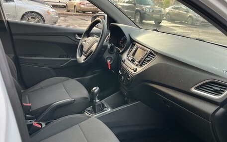 Hyundai Solaris II рестайлинг, 2018 год, 950 000 рублей, 10 фотография