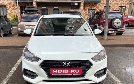 Hyundai Solaris II рестайлинг, 2018 год, 950 000 рублей, 2 фотография