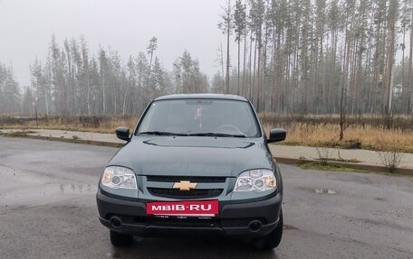 Chevrolet Niva I рестайлинг, 2013 год, 750 000 рублей, 3 фотография