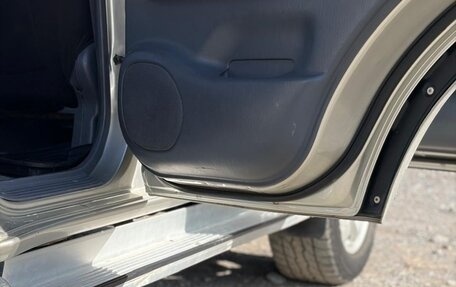 Toyota Land Cruiser Prado 90 рестайлинг, 1999 год, 1 650 000 рублей, 17 фотография