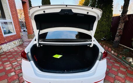 Hyundai Elantra VI рестайлинг, 2018 год, 1 130 000 рублей, 6 фотография