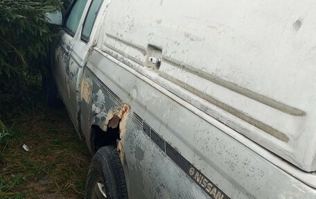 Nissan Navara (Frontier), 1999 год, 100 000 рублей, 3 фотография