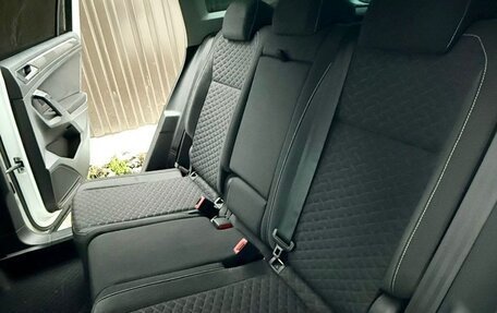 Volkswagen Tiguan II, 2018 год, 1 850 000 рублей, 10 фотография