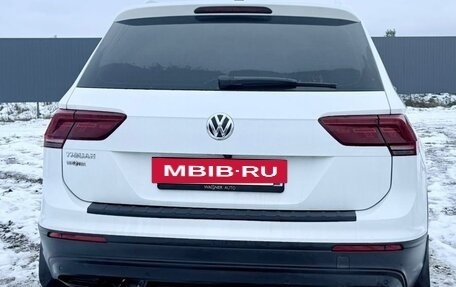 Volkswagen Tiguan II, 2018 год, 1 850 000 рублей, 3 фотография