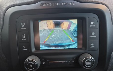 Jeep Renegade I рестайлинг, 2016 год, 2 000 000 рублей, 16 фотография