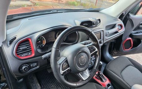 Jeep Renegade I рестайлинг, 2016 год, 2 000 000 рублей, 13 фотография