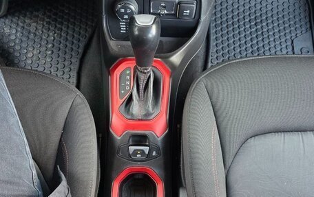 Jeep Renegade I рестайлинг, 2016 год, 2 000 000 рублей, 20 фотография