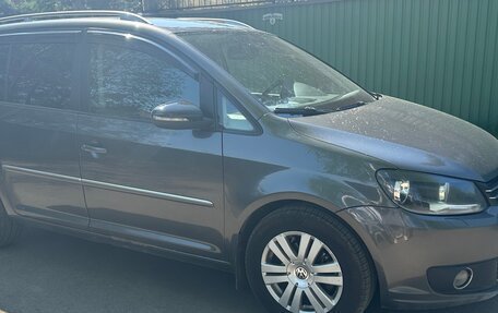 Volkswagen Touran III, 2012 год, 820 000 рублей, 2 фотография