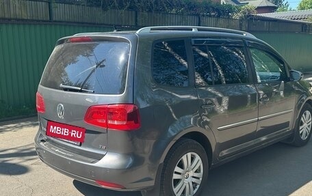 Volkswagen Touran III, 2012 год, 820 000 рублей, 3 фотография