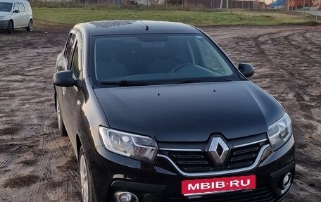 Renault Logan II, 2018 год, 1 400 000 рублей, 1 фотография