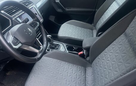 Volkswagen Tiguan II, 2021 год, 2 690 000 рублей, 5 фотография