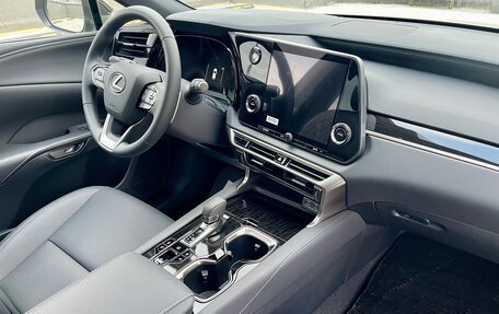 Lexus RX IV рестайлинг, 2025 год, 7 750 000 рублей, 12 фотография