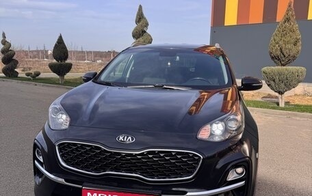 KIA Sportage IV рестайлинг, 2018 год, 2 330 000 рублей, 1 фотография
