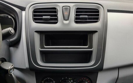 Renault Logan II, 2014 год, 700 000 рублей, 18 фотография