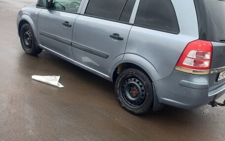 Opel Zafira B, 2011 год, 650 000 рублей, 3 фотография