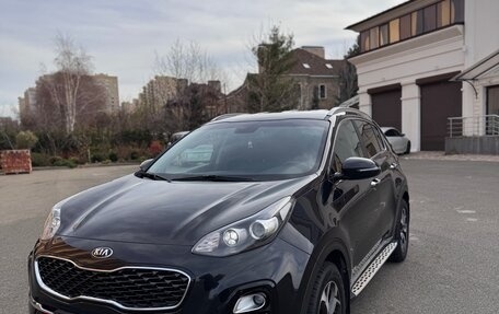 KIA Sportage IV рестайлинг, 2018 год, 2 330 000 рублей, 3 фотография