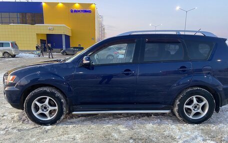 Mitsubishi Outlander III рестайлинг 3, 2010 год, 900 000 рублей, 2 фотография