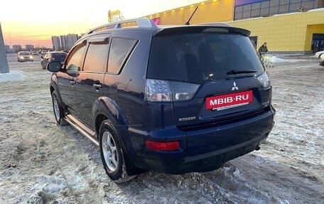Mitsubishi Outlander III рестайлинг 3, 2010 год, 900 000 рублей, 3 фотография