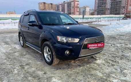 Mitsubishi Outlander III рестайлинг 3, 2010 год, 900 000 рублей, 6 фотография