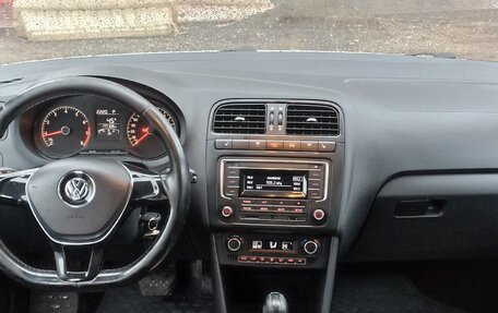 Volkswagen Polo VI (EU Market), 2016 год, 750 000 рублей, 13 фотография