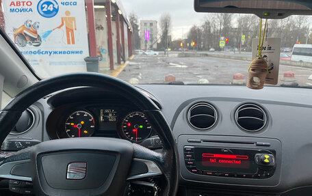SEAT Ibiza IV рестайлинг 2, 2012 год, 880 000 рублей, 13 фотография