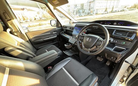 Honda Stepwgn IV, 2016 год, 1 870 000 рублей, 7 фотография