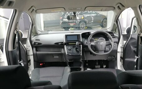 Toyota Wish II, 2017 год, 1 620 000 рублей, 21 фотография