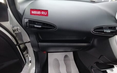 Toyota Wish II, 2017 год, 1 620 000 рублей, 20 фотография