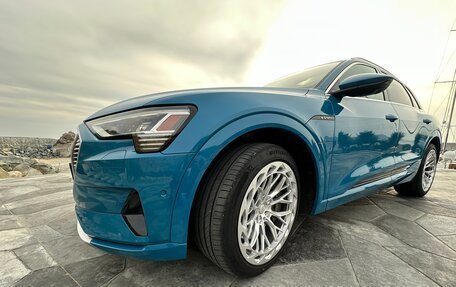 Audi e-tron I, 2019 год, 4 250 000 рублей, 7 фотография