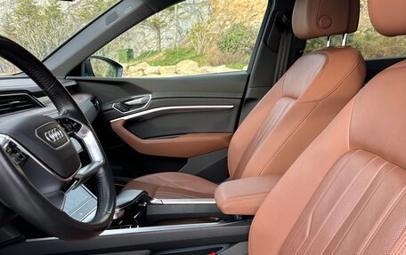 Audi e-tron I, 2019 год, 4 250 000 рублей, 24 фотография