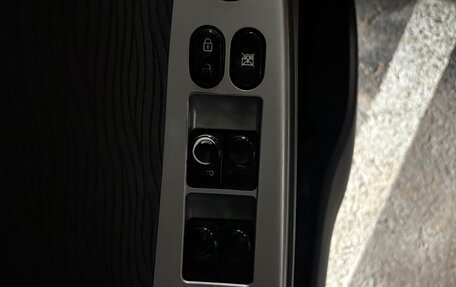 Hyundai Solaris II рестайлинг, 2011 год, 690 000 рублей, 15 фотография