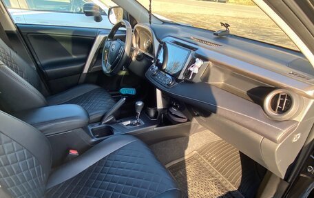 Toyota RAV4, 2019 год, 3 010 000 рублей, 18 фотография