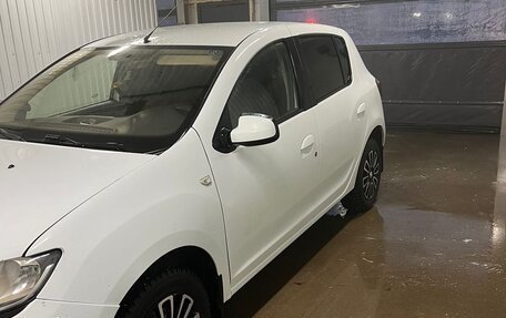 Renault Sandero II рестайлинг, 2016 год, 640 000 рублей, 2 фотография