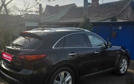 Infiniti QX70, 2013 год, 2 300 000 рублей, 7 фотография