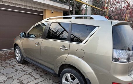 Mitsubishi Outlander III рестайлинг 3, 2008 год, 1 500 000 рублей, 13 фотография