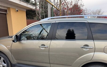 Mitsubishi Outlander III рестайлинг 3, 2008 год, 1 500 000 рублей, 11 фотография