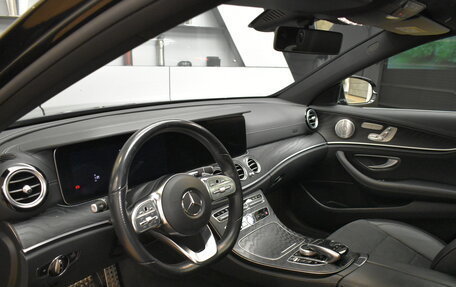 Mercedes-Benz E-Класс, 2019 год, 3 490 000 рублей, 26 фотография