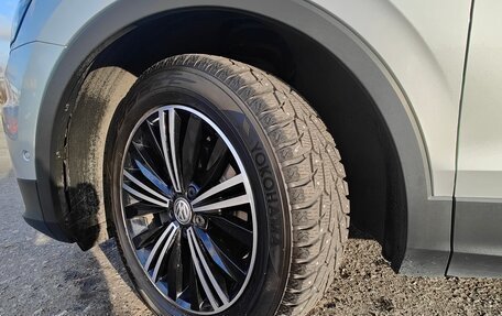 Volkswagen Tiguan II, 2019 год, 2 700 000 рублей, 6 фотография