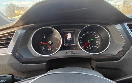 Volkswagen Tiguan II, 2019 год, 2 700 000 рублей, 8 фотография