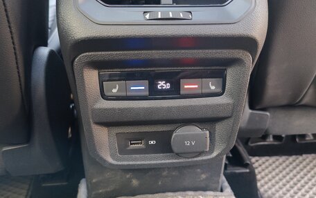 Volkswagen Tiguan II, 2019 год, 2 700 000 рублей, 10 фотография