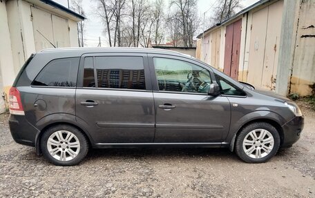 Opel Zafira B, 2012 год, 820 000 рублей, 3 фотография